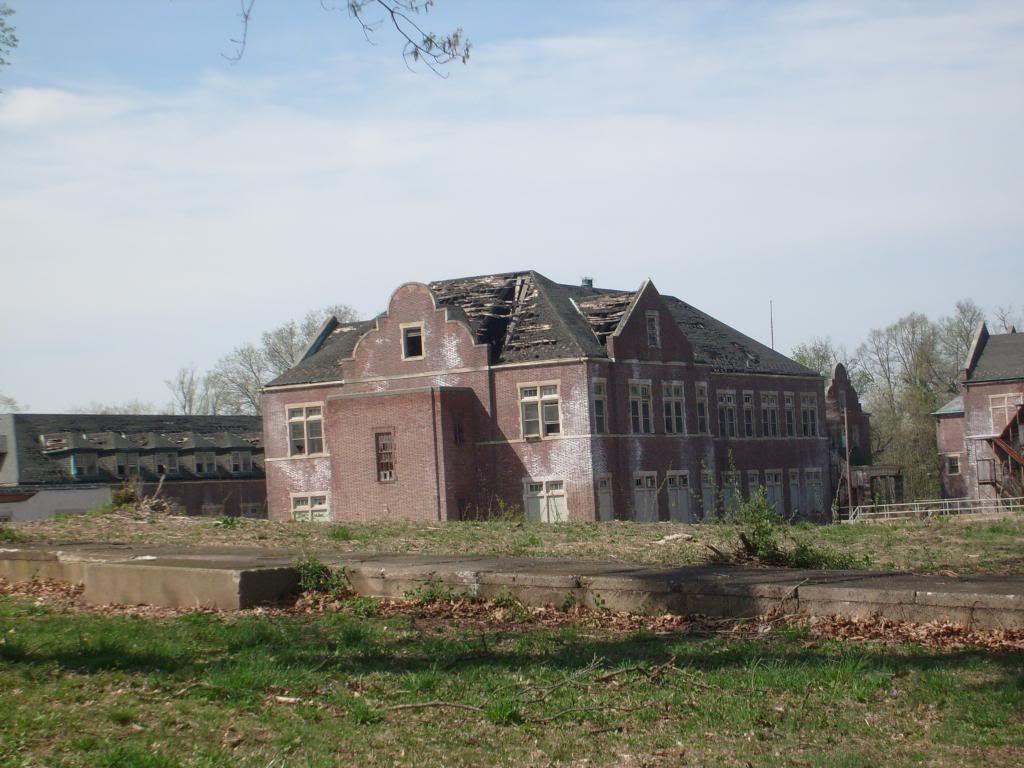 halloweenPennhurst2010025.jpg