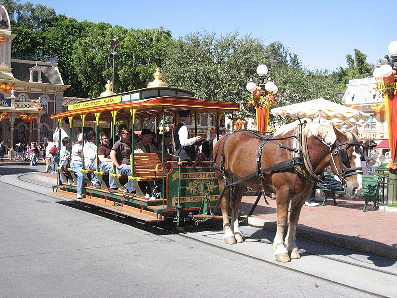 800px-Disneyland-HorseDrawnStreetcar.jpg