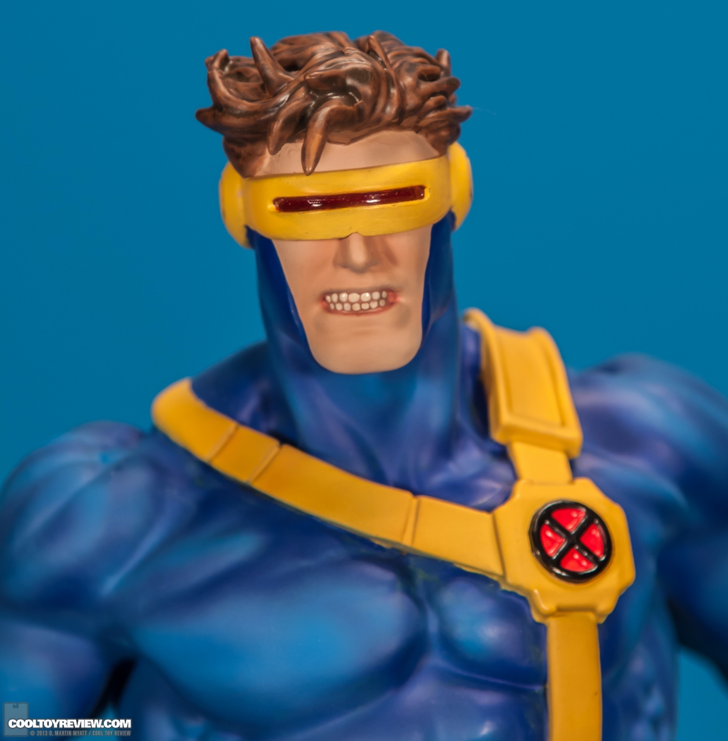 Cyclops_X-Men_Fine_Art_Statue_Kotobukiya-05.jpg