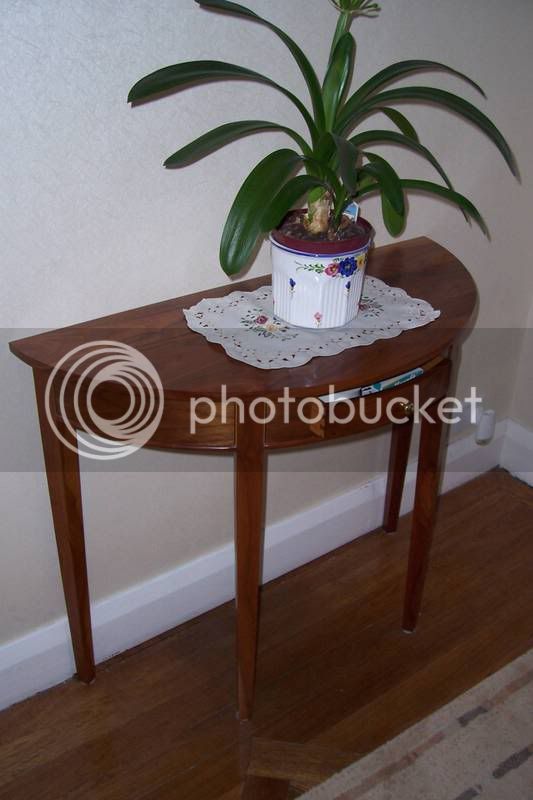 demi-lunesidetable.jpg