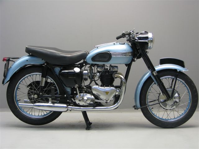 Triumph_T_110_650_cc_1954.jpg