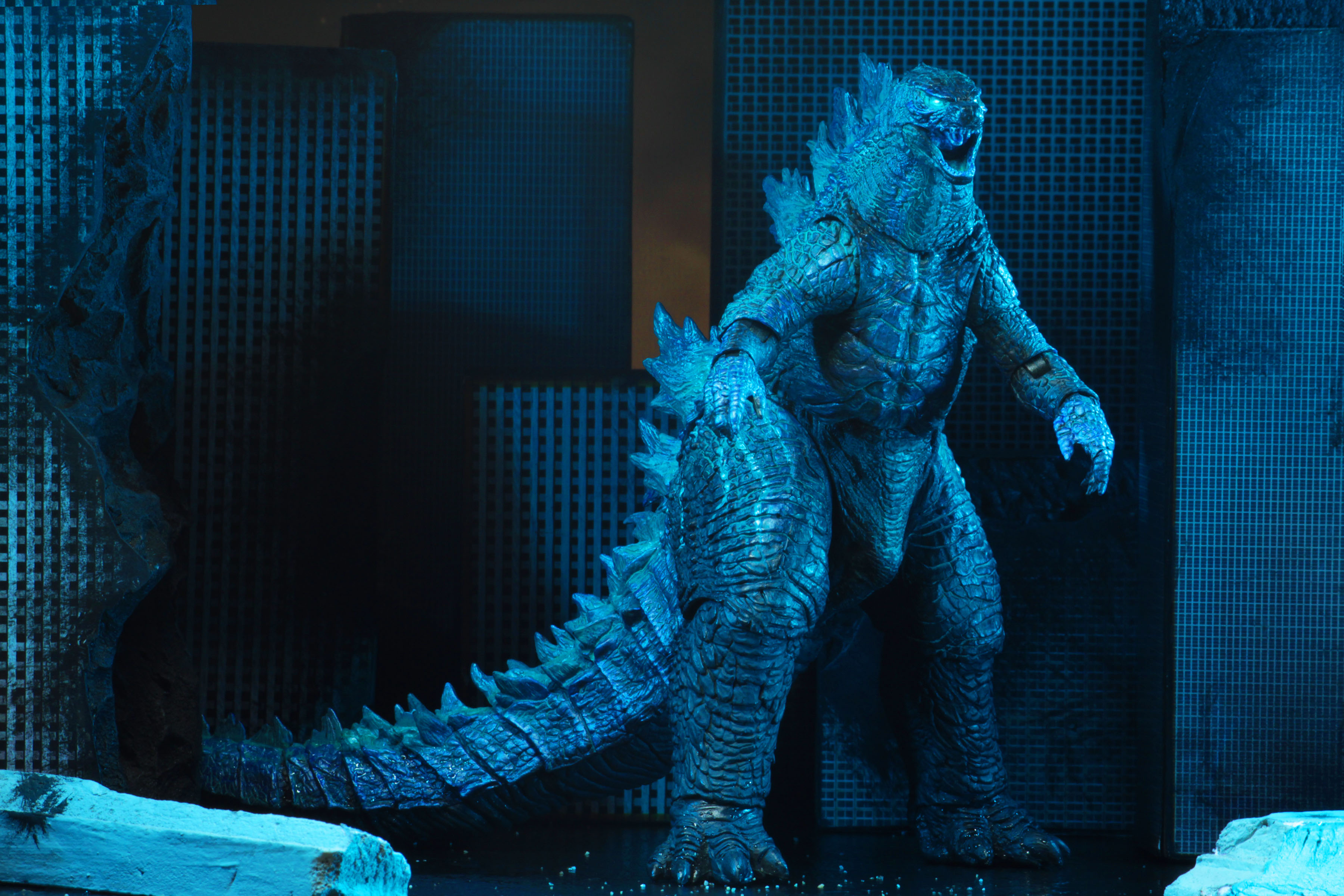 NECA-Godzilla-V2-002.jpg