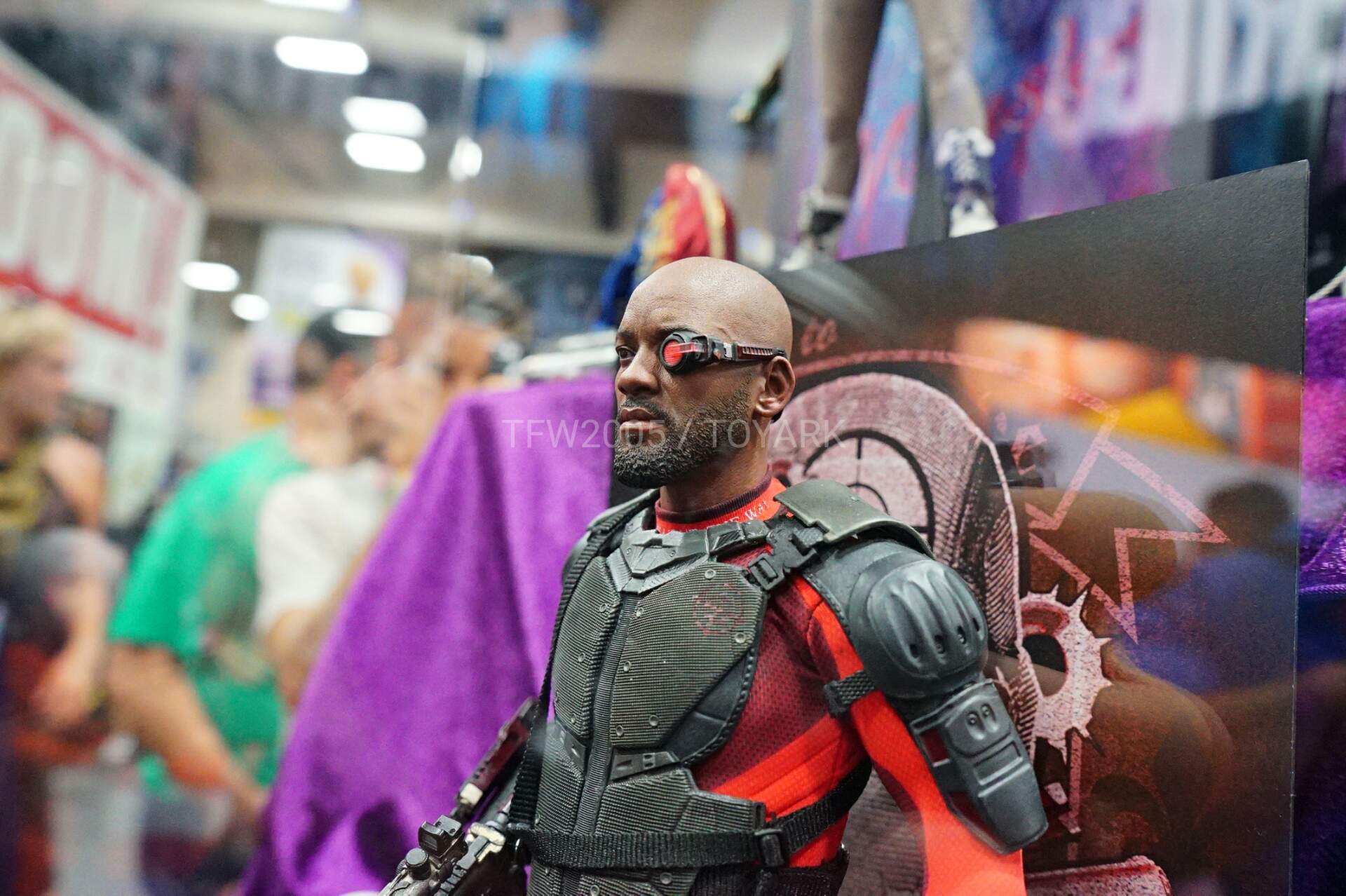 SDCC-2016-Hot-Toys-DC-Suicide-Squad-028.jpg