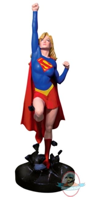 COVER_GIRLS_OF_THE_DCU_SUPERGIRL_STATUE.jpg