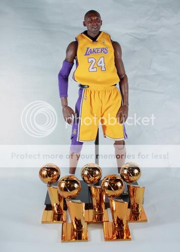 Kobe_Bryant-Enterbay-No24_Lakers-Gold-01_zpsde34eaf8.jpg