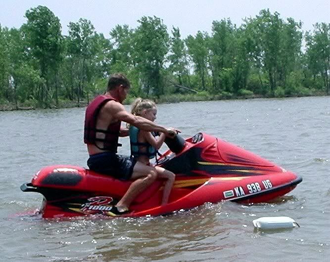 6-26-05JetSki01.jpg