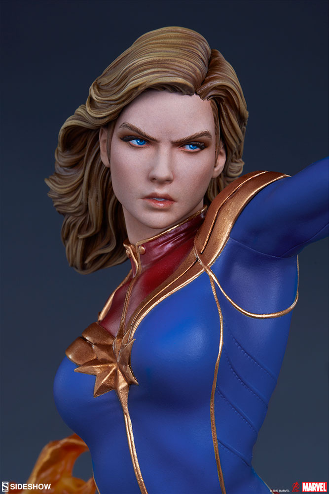 Captain-Marvel-Statue-8.jpg