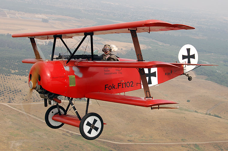 military-aircraft-german-fokker-dr.i-triplane-red.jpg