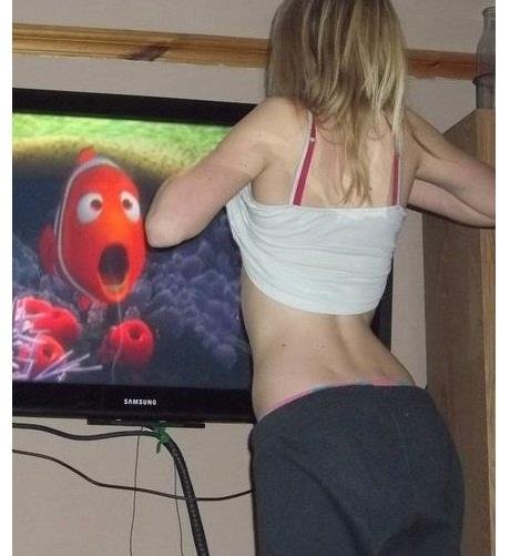 funny-pictures-auto-finding-nemo-boobs-370102.jpeg