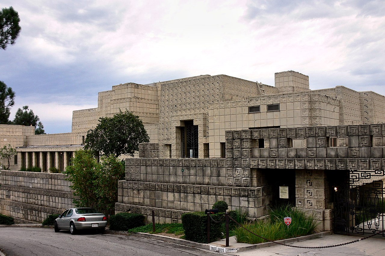 1280px-Ennis_House_front_view_2005.jpg