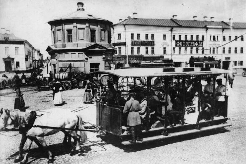 Bundesarchiv_Bild_183-R81527%2C_Moskau%2C_Pferdebahn.jpg