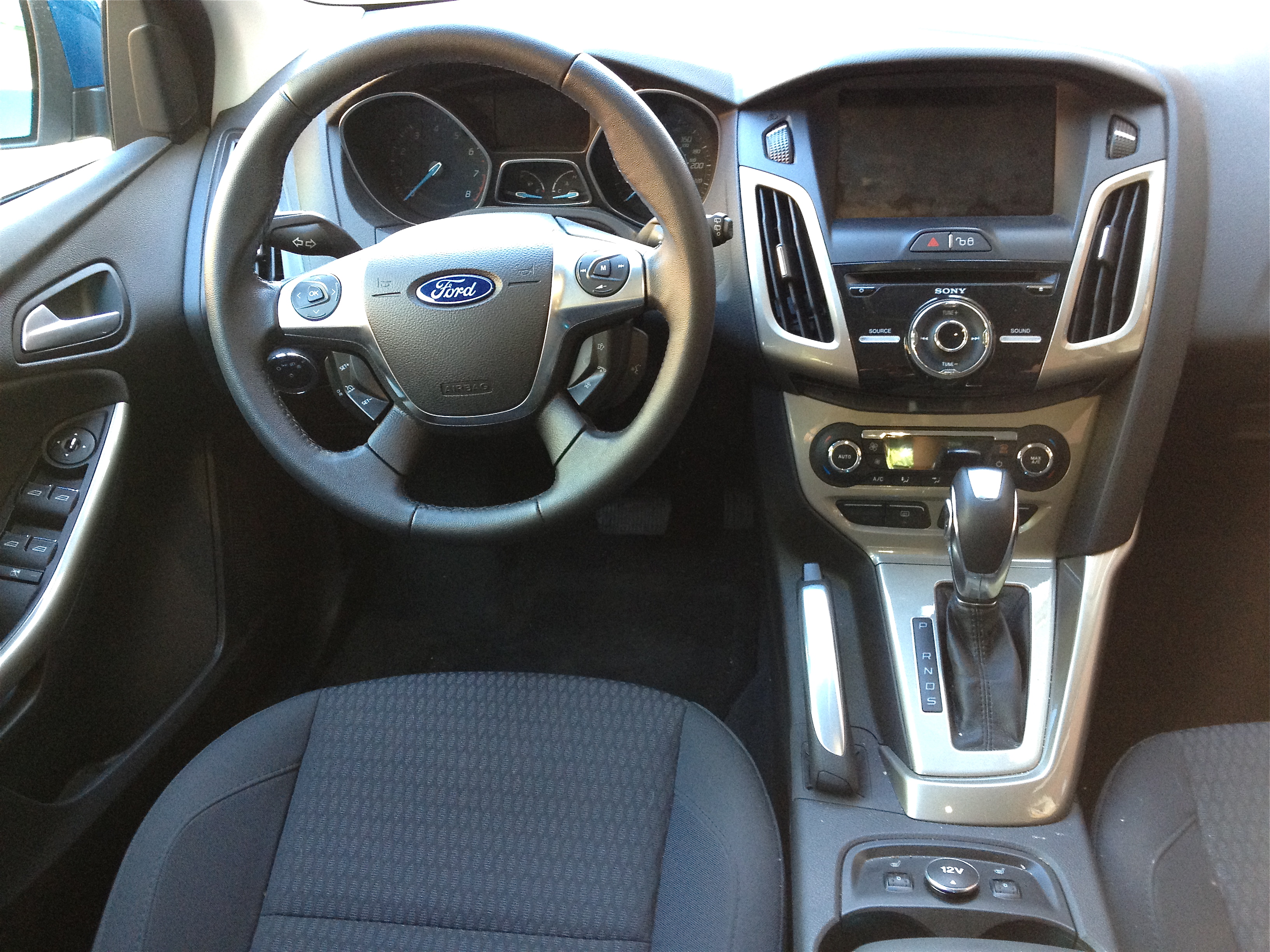 2012-Ford-Focus-SEL-Hatchback-by-John-LeBlanc-6.JPG