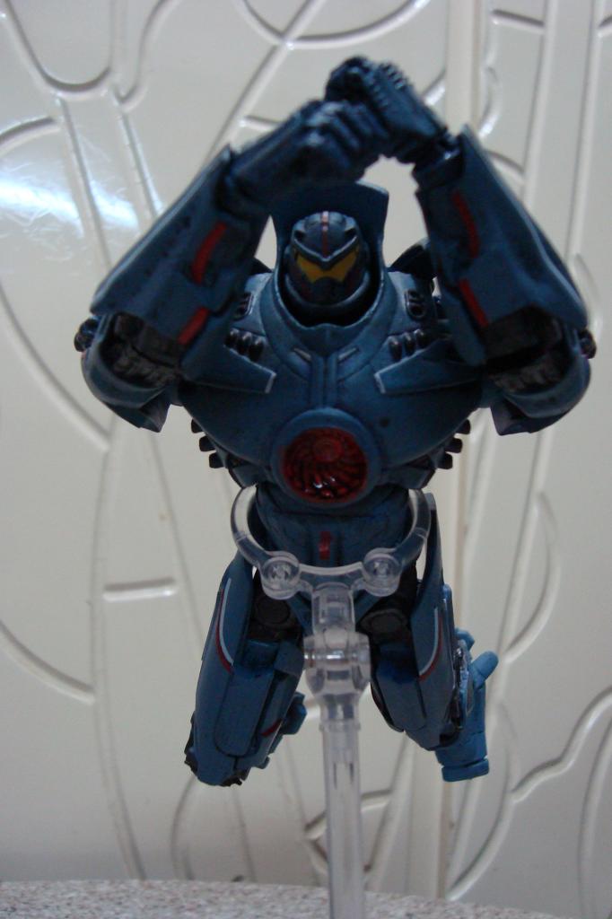 Pacific-Rim-Jaeger-Gipsy-Danger-009.jpg