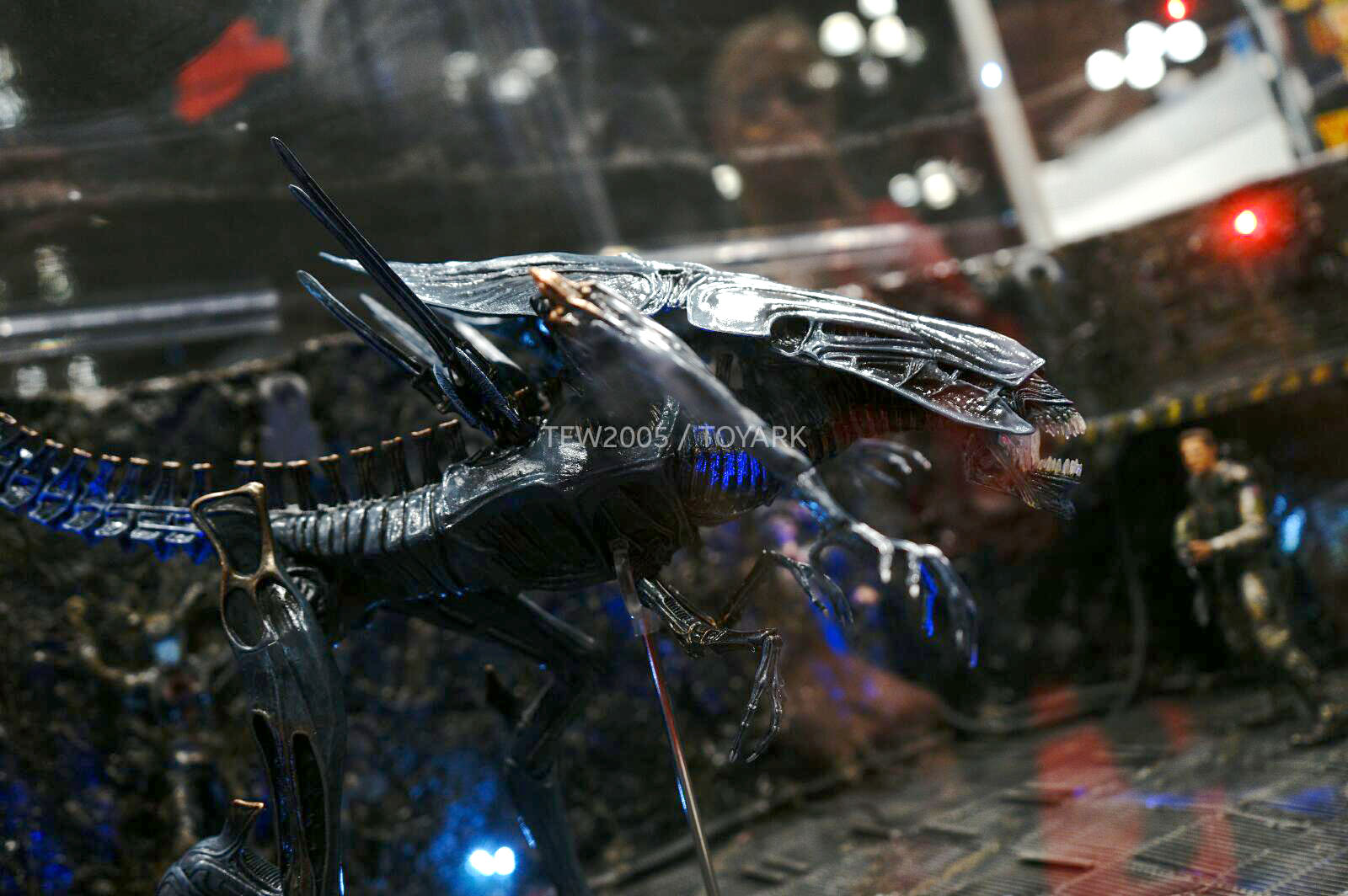 NYCC-2014-NECA-Alien-Queen-006.jpg