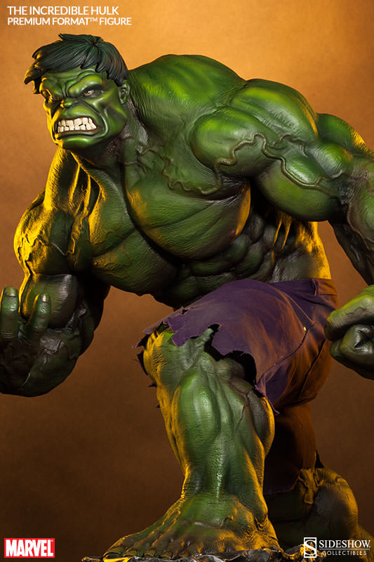 Incredible-Hulk-Statue-2.jpg