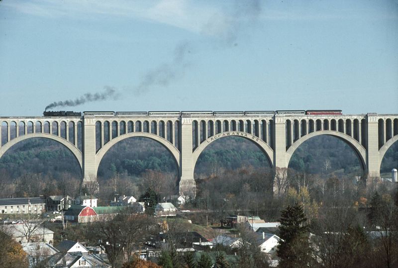 800px-Steamtown-Nicholson-Viaduct.JPG