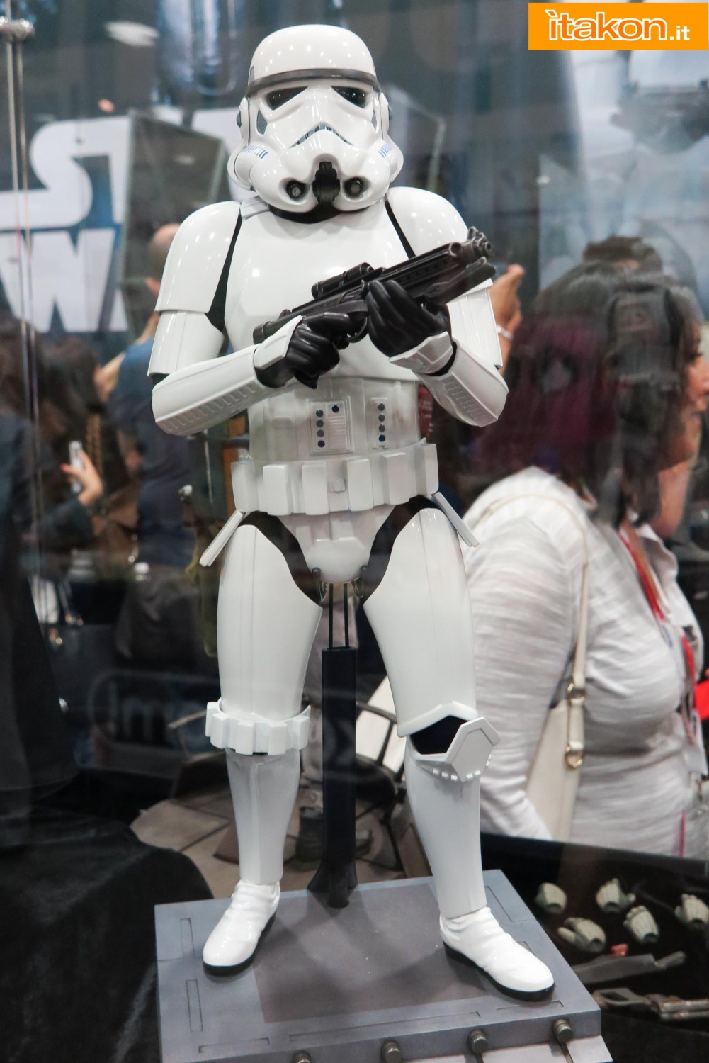 hot-toys-sdcc-2015-31.jpg