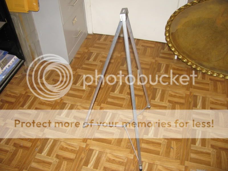 TRIPOD002.jpg