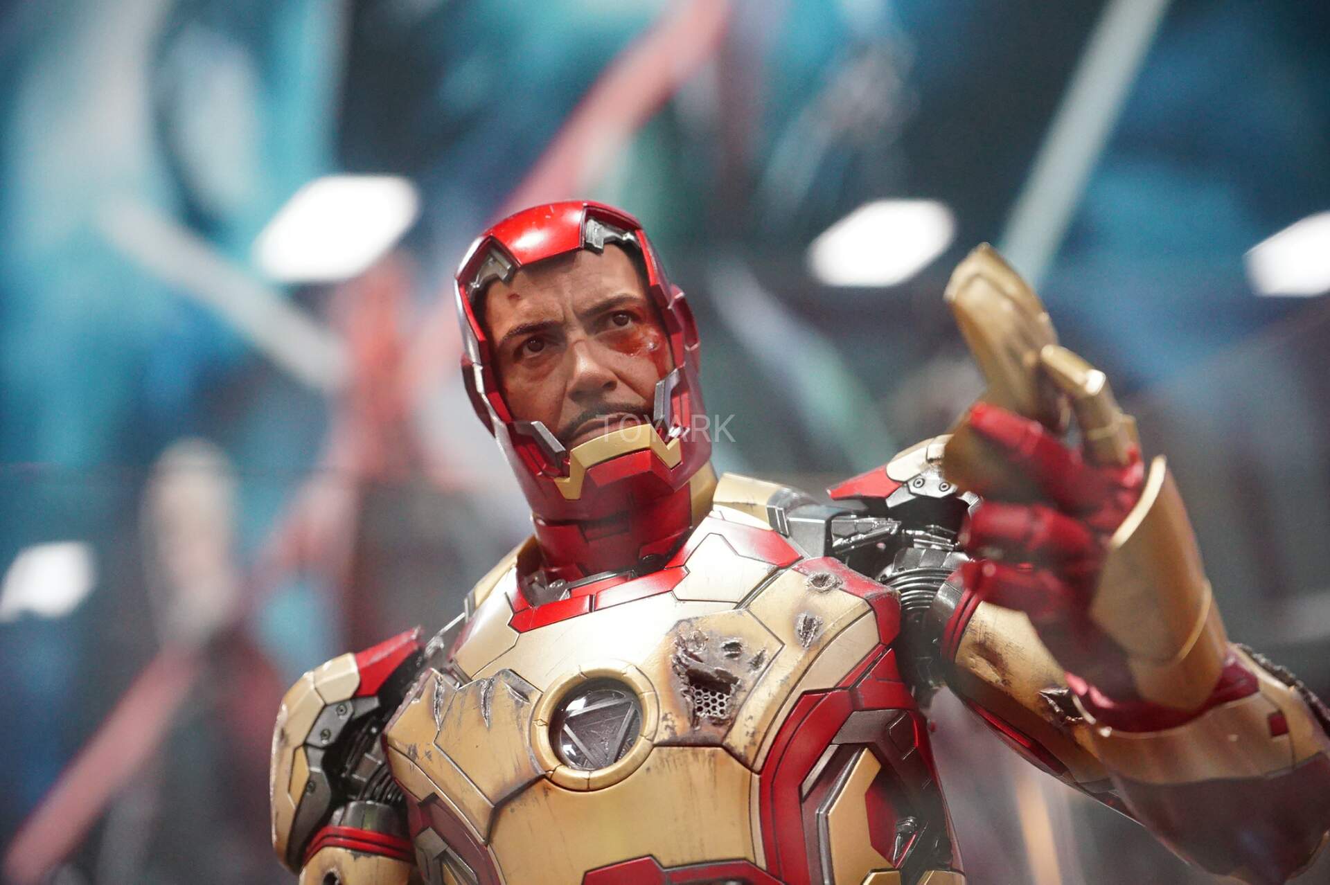 SDCC-2016-Hot-Toys-Marvel-Iron-Man-008.jpg