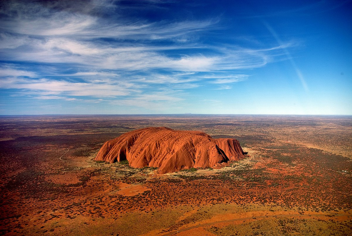 1200px-Uluru-helicopter-view.jpg