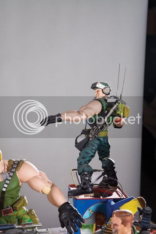 smallsoldiers_battledisplay04.jpg