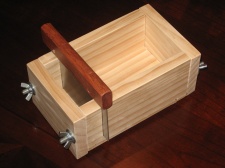 wooden-soap-mold-2-pounder.jpg