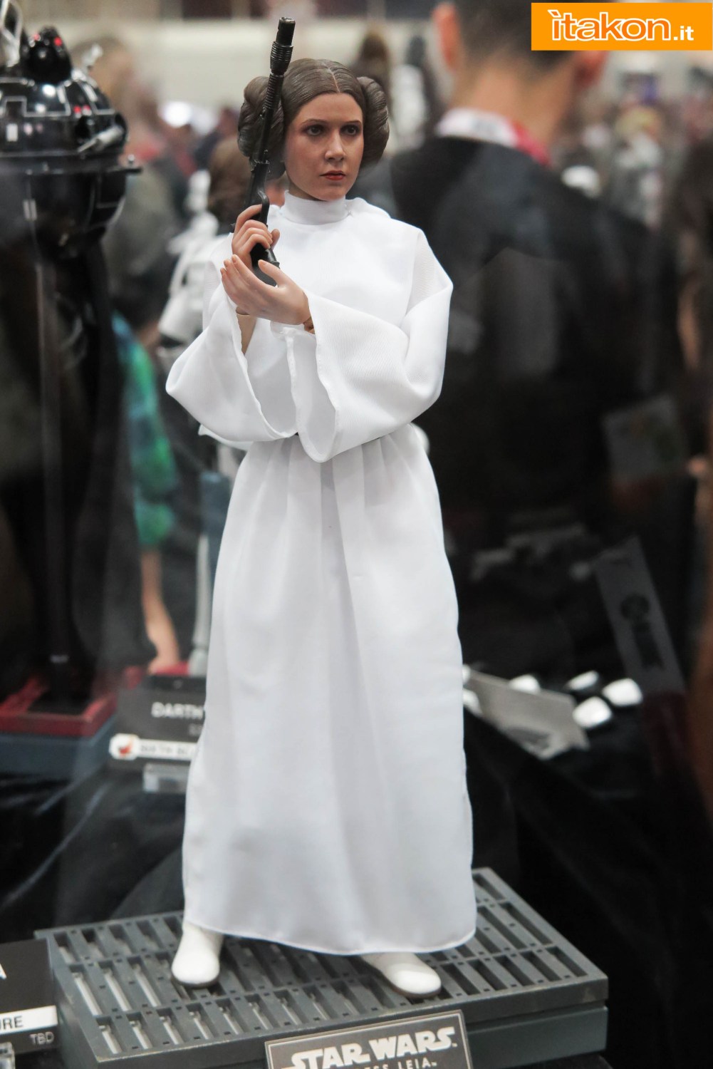 hot-toys-sdcc-2015-4.jpg