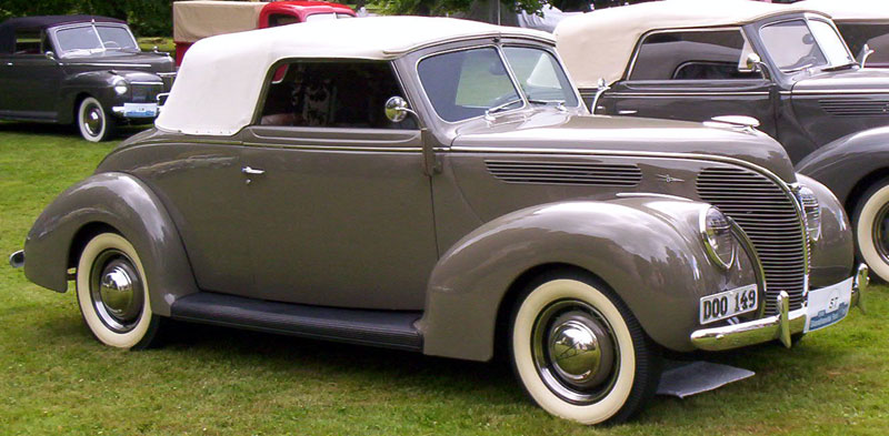 1938_Ford_Model_81A_760B_De_Luxe_Club_Convertible_DOO149_2.jpg