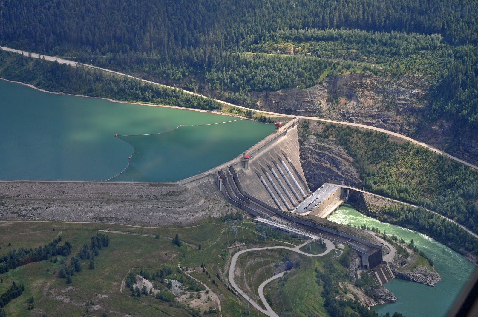 Revelstoke-Dam.jpg