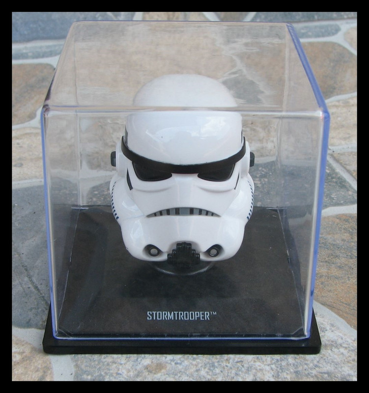 De-Agostini-Stormtrooper-mini-helmet-01.jpg