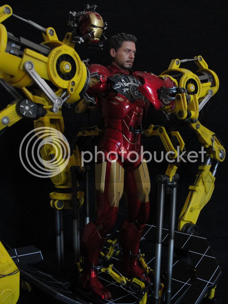 IronMan2-SuitUpGantry11.jpg