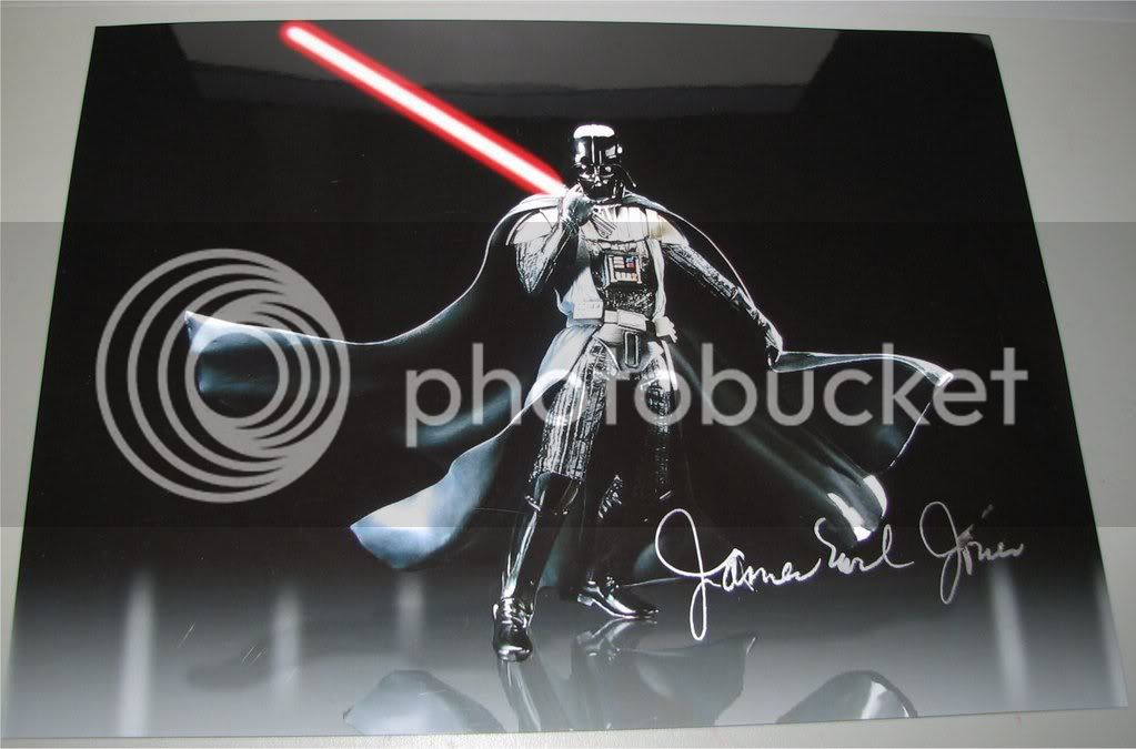 AutographVaderJamesEarlJones04.jpg