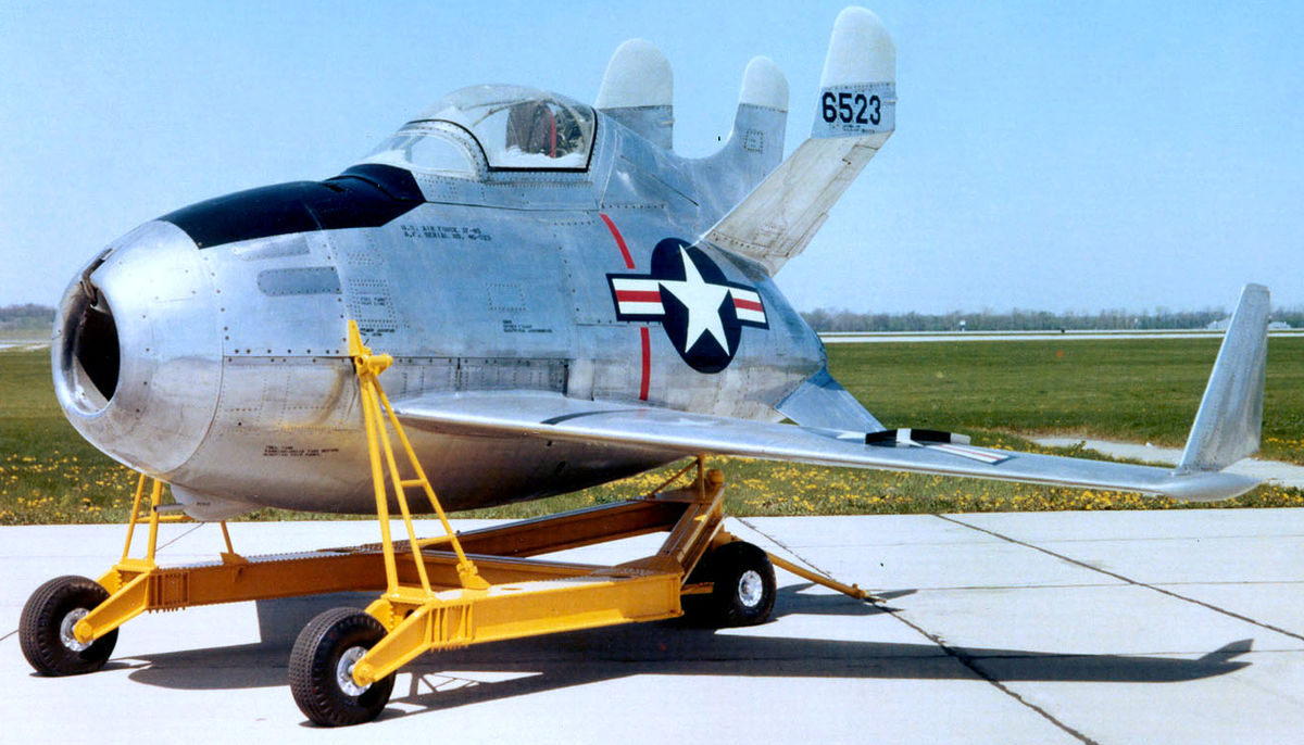 1200px-McDonnell_XF-85_Goblin_USAF_%28Cropped%29.jpg