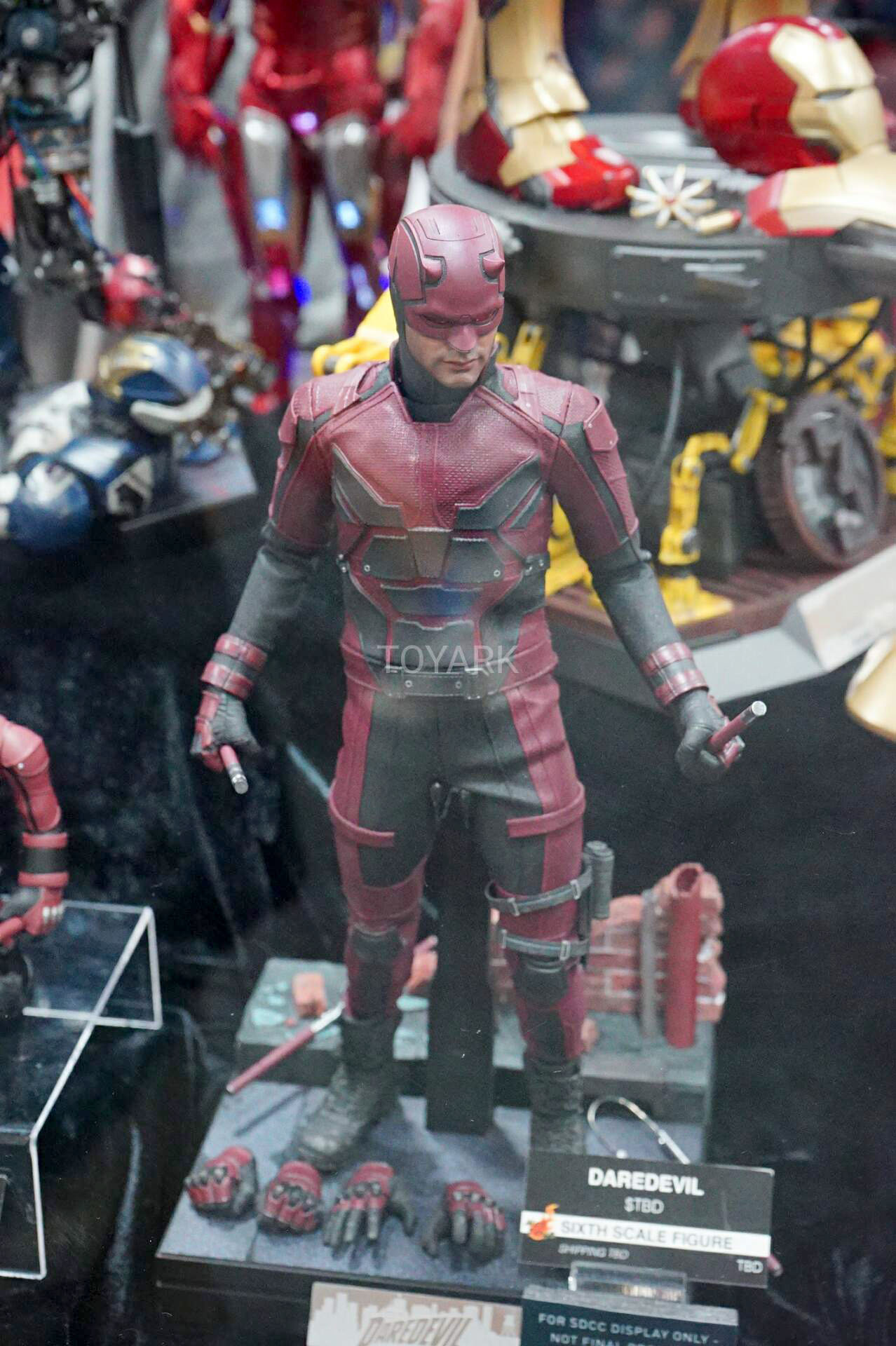 SDCC-2016-Hot-Toys-Marvel-Daredevil-002.jpg