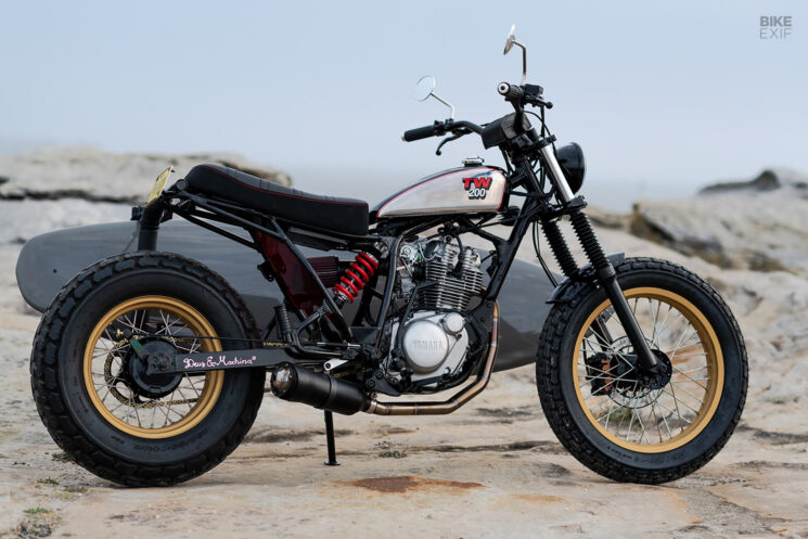 Yamaha TW200 scrambler by Deus ex Machina