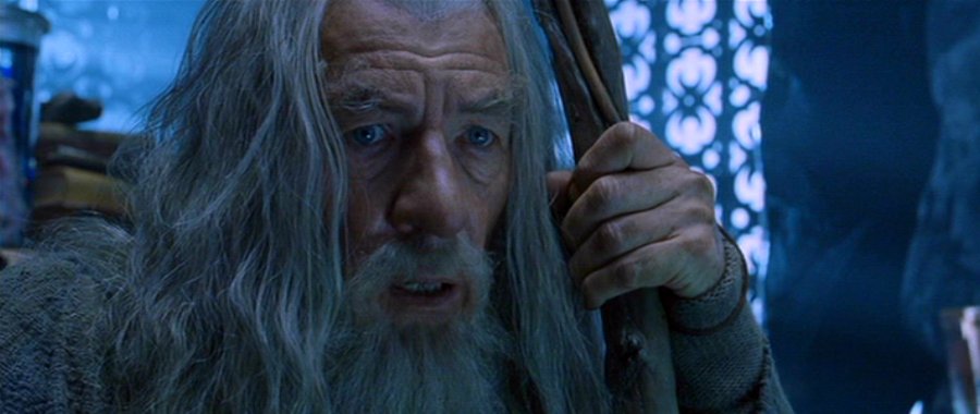 Gandalf-the-Grey-Fellowship-of-the-Ring-gandalf-35160595-900-380.jpg