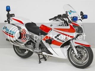 yamazone49_FJR_police_SUISSE.jpg