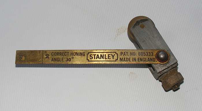 391910_140327063319_Stanley_blade_sharpening_jig_2.jpg