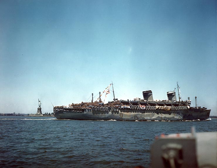 uss_west_point_ap-23_steams_past_the_statue_of_liberty_11_july_1945_80-g-k-5783-a.jpg