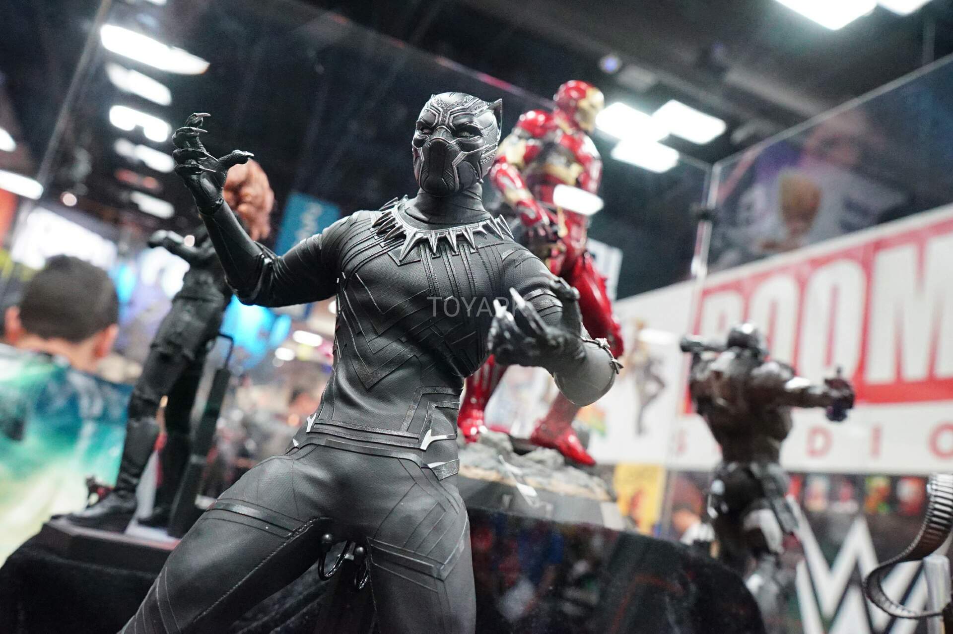 SDCC-2016-Hot-Toys-Marvel-Civil-War-019.jpg