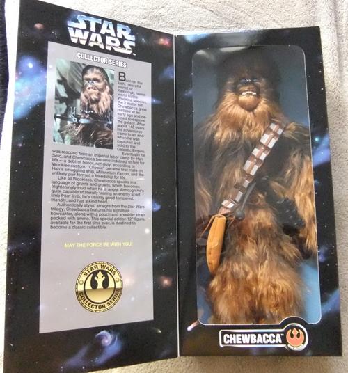 742146_140105170335_Star_Wars_12inch_Chewbacca_Furry_Open.jpg