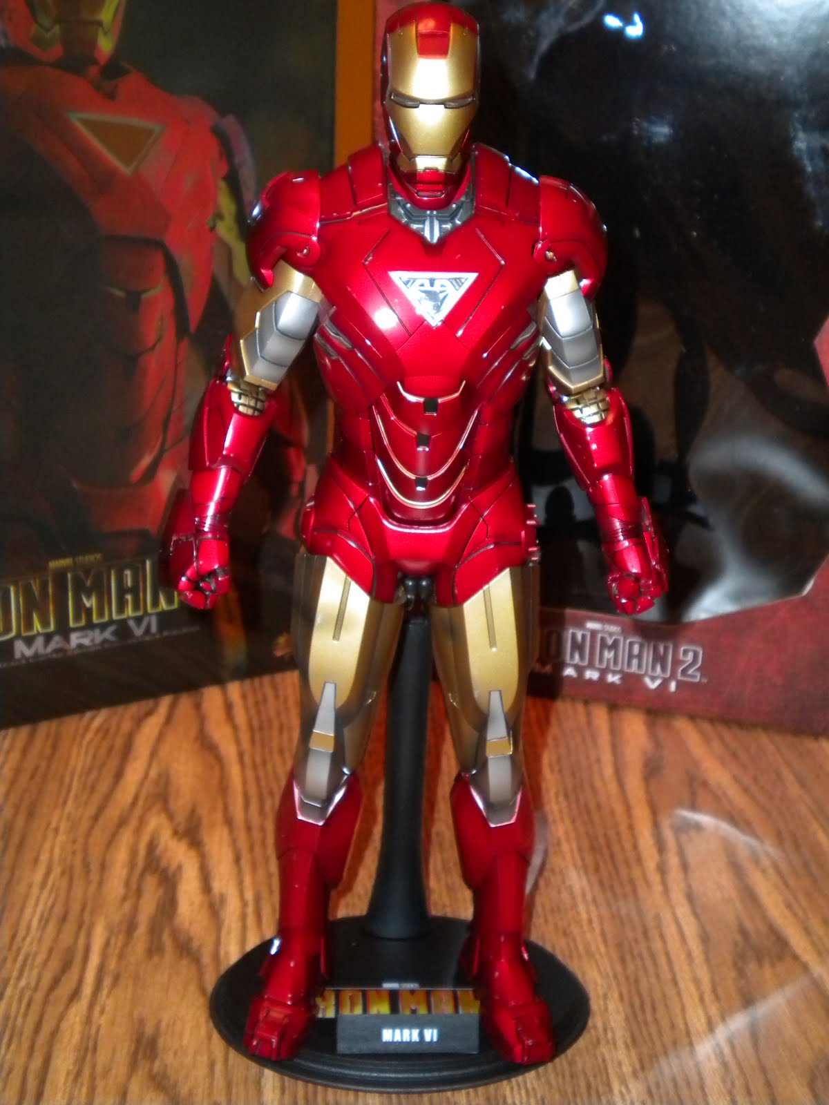 Hot+Toys+Iron+Man+Mark+VI+020.JPG