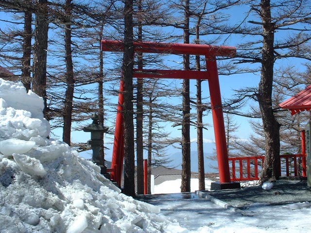 0140-mt-fuji-shinto-shrine.jpg