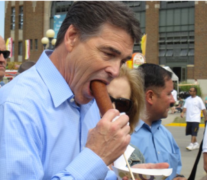 rick-perry-corndog-photo-in-iowa-presidential-candidate.png