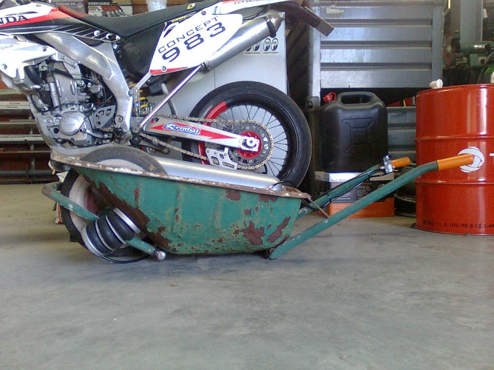 this-is-a-slammed-wheelbarrow-with-air-suspension-lol-60827_1.jpg