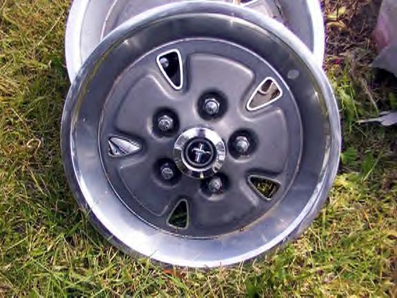 71hubcaps.jpg