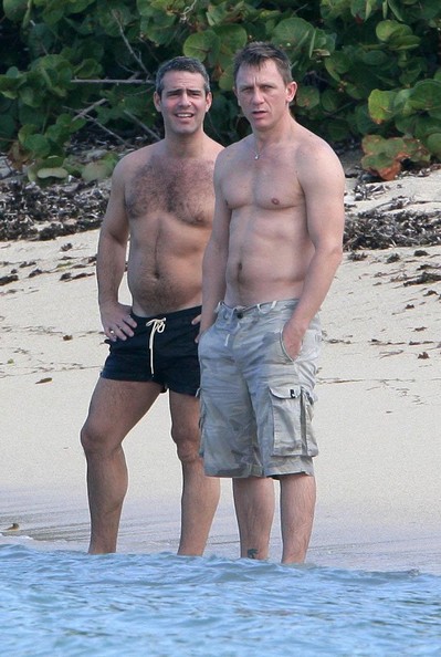 Daniel+Craig+Daniel+Craig+Enjoying+Beach+St+FV-LrG26oVll.jpg