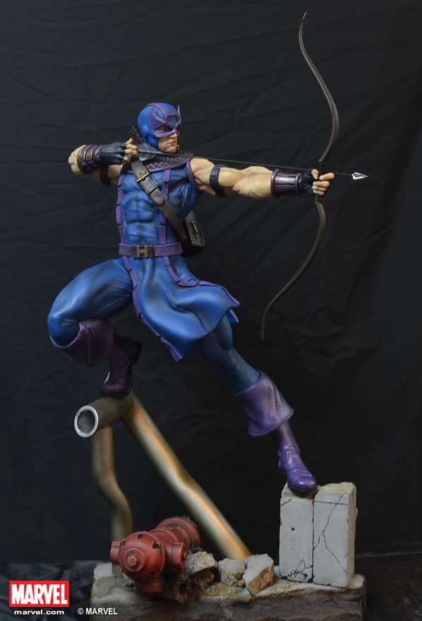 XM-Studios-Marvel-Hawkeye-Statue-2015-Quarter-Scale-e1410480757207.jpg