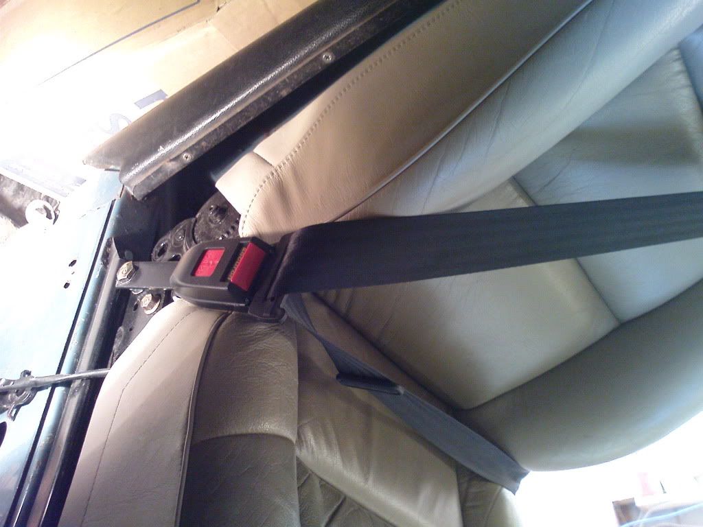 FittingSeatBeltClip3.jpg